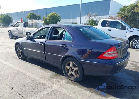 2001 Mercedes-Benz C 320 from USA, damaged, VIN WDBRF64J91F015055
